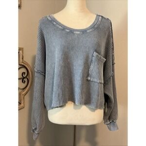 Altar'd State Women's Willow Waffle Knit Long Sleeve Oversized Cropped Blue M‎